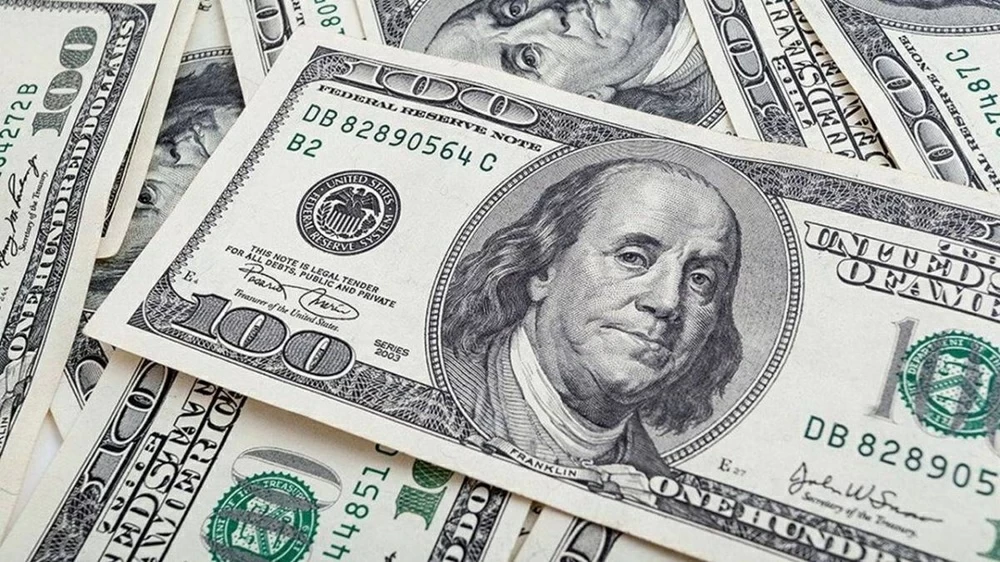 التوترات بين واشنطن وطهران وتأثيرها على الدولار والين