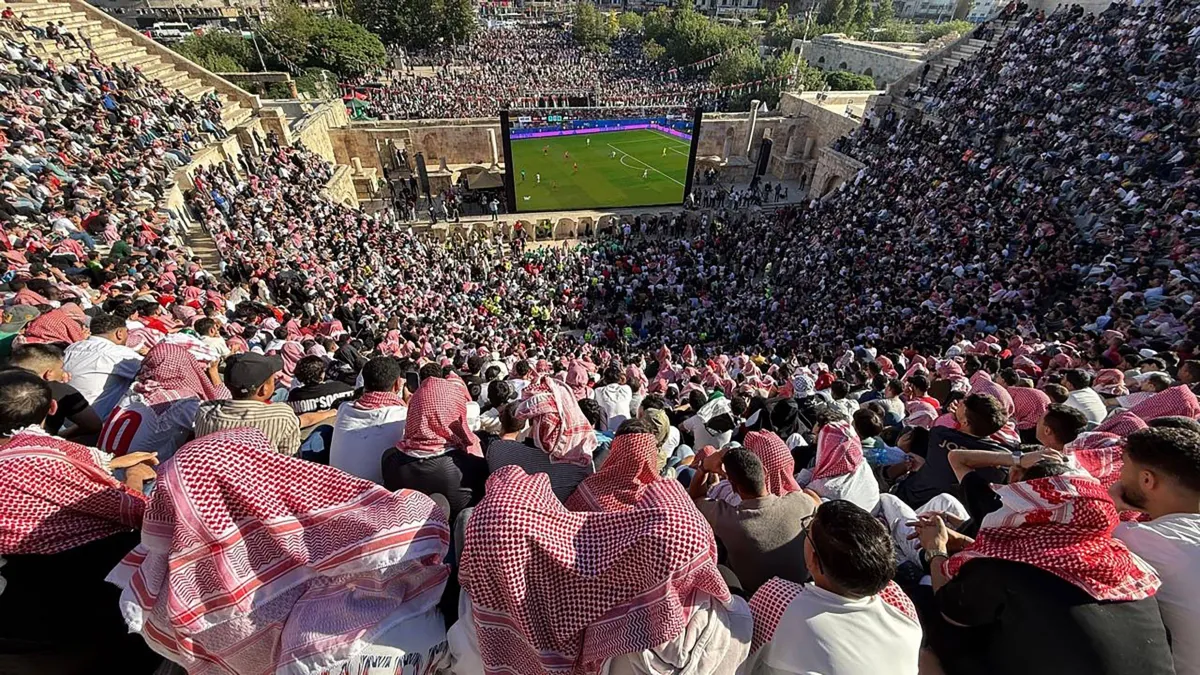 آلاف الأردنيين يتجمعون لمؤازرة منتخبهم في مونديال 2026