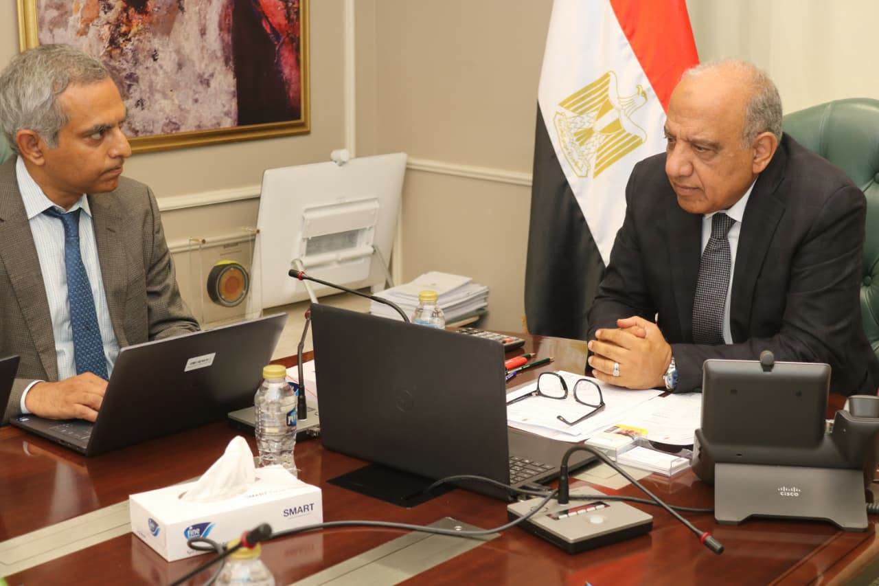 اجتماع وزير الكهرباء مع البنك الدولي لتعزيز الطاقة المتجددة