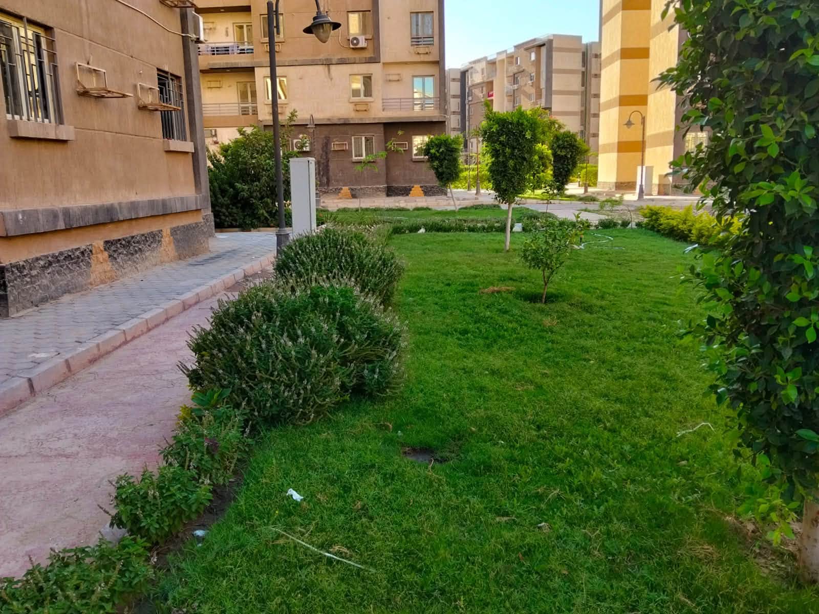 متابعة وزيرة الإسكان في حدائق أكتوبر لتحسين الخدمات