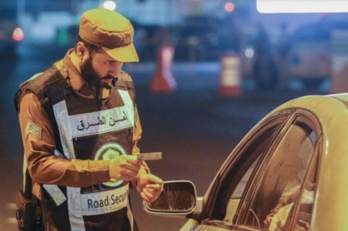 السعودية تعتقل مخالفين لقوانين الإقامة والعمل