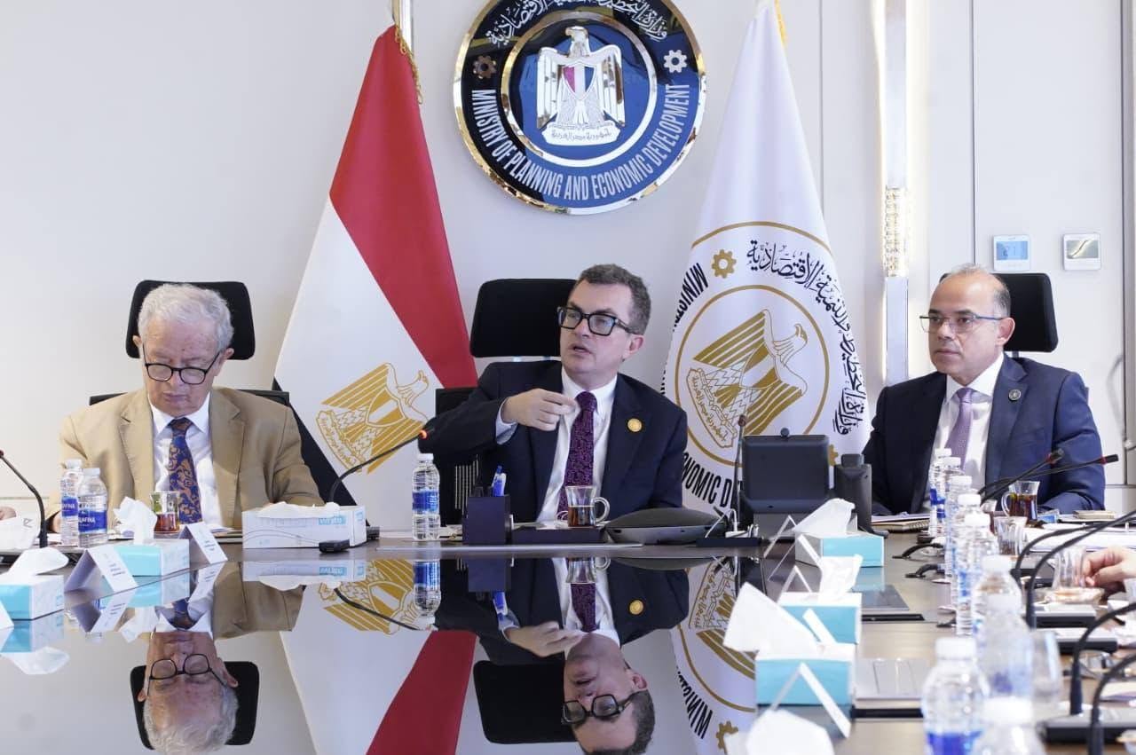 اجتماع بنك الاستثمار القومي لمناقشة إعادة الهيكلة المالية