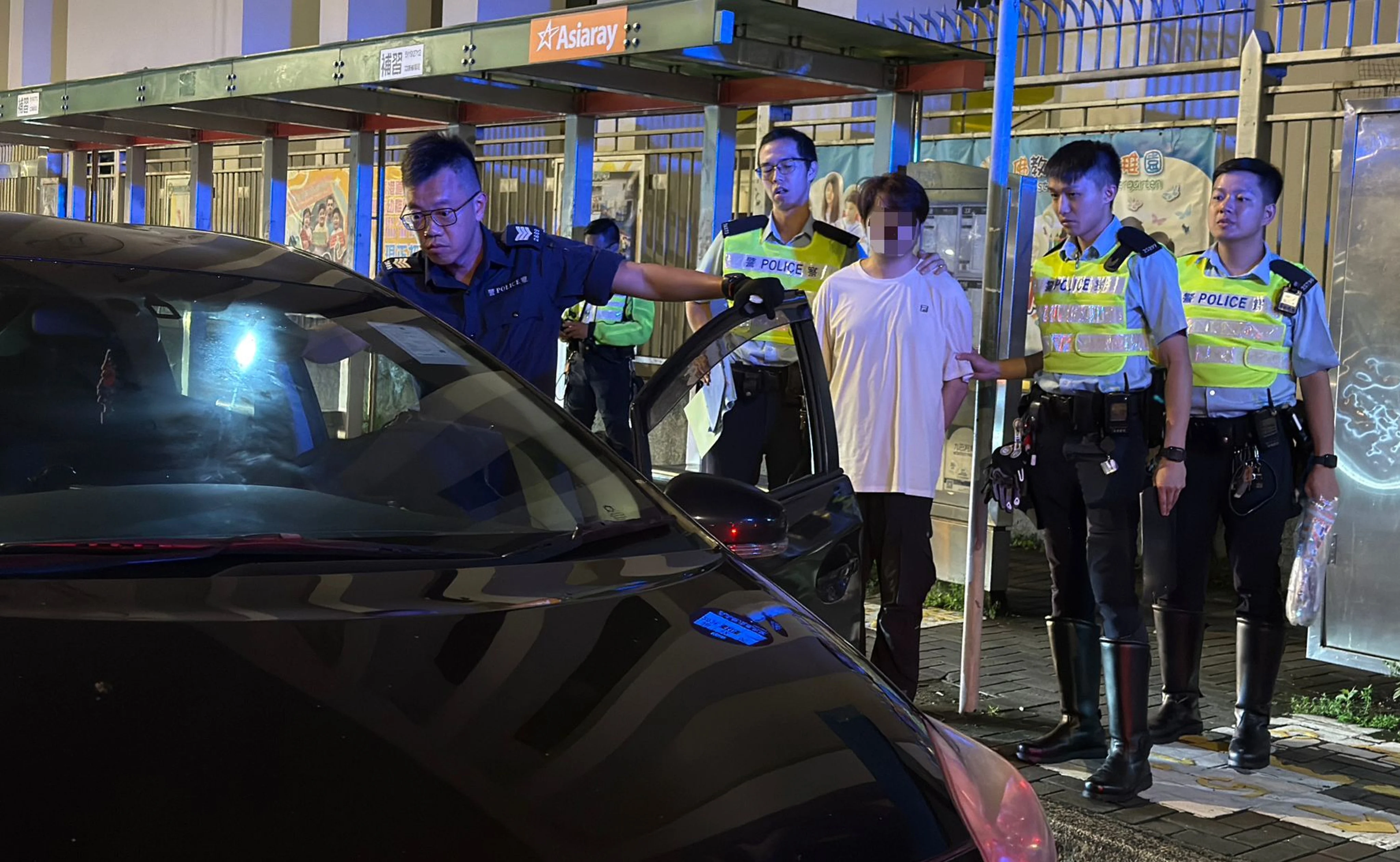 الشرطة في هونغ كونغ تعتقل 13 شخصاً في حملة لمكافحة القيادة