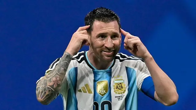 ميسي في كأس العالم 2026: مقارنة مع مارادونا وبيليه