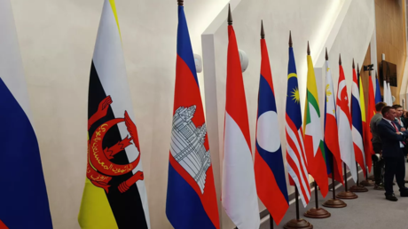 تعزيز العلاقات الاقتصادية بين روسيا وآسيان