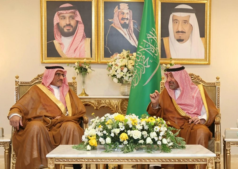 أمير نجران يستعرض مستجدات المشاريع الصحية