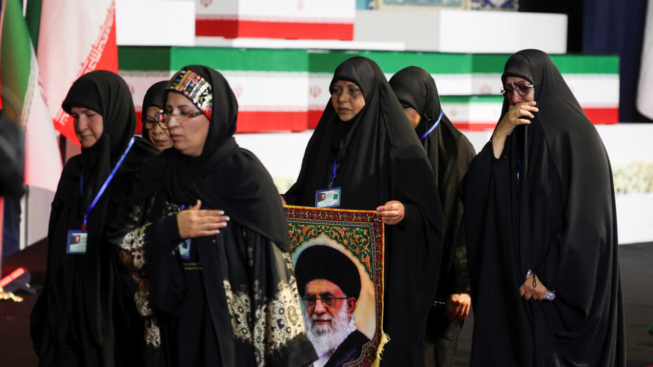 تشييع علي خامنئي في طهران