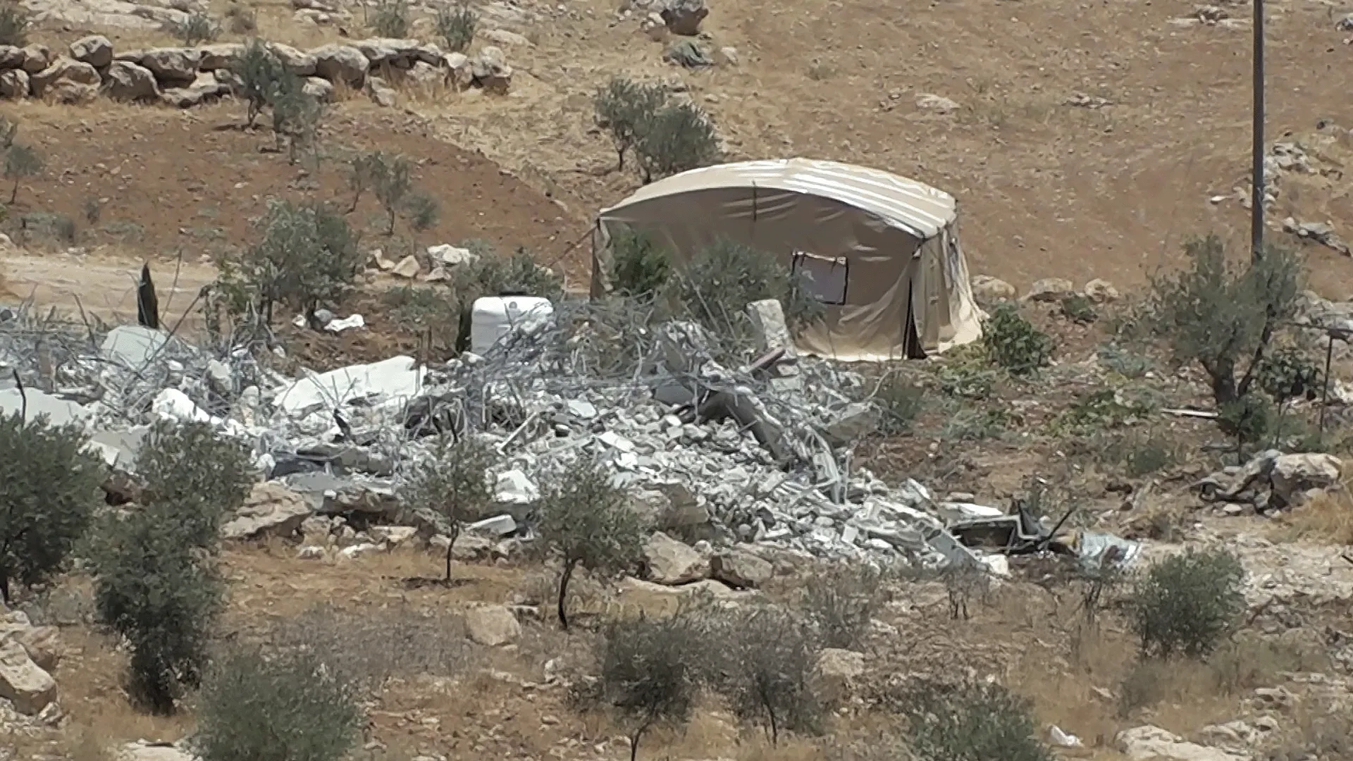 هدم المنازل في قرية الديرات وتأثيره على الفلسطينيين