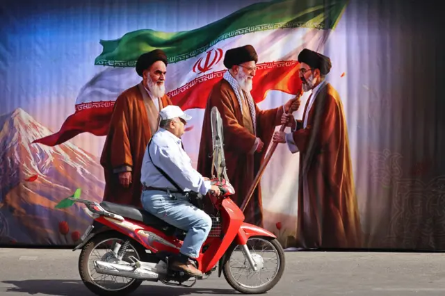 ترامب يوقع اتفاق وقف إطلاق النار مع إيران