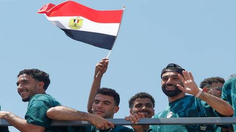 جماهير بشكتاش تطالب بضم محمد صلاح أثناء تقديم تروسارد