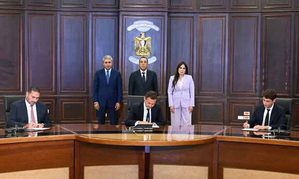 توقيع اتفاقية تطوير 1800 غرفة فندقية في مصر