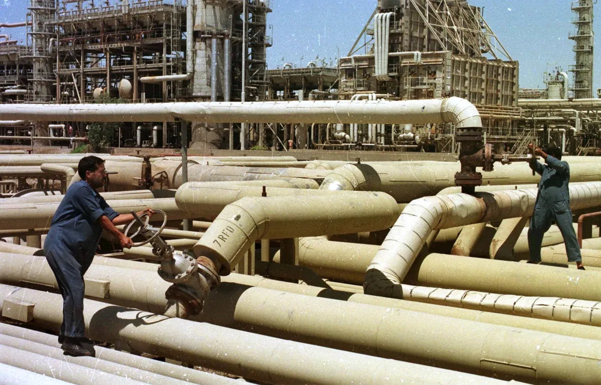 تراجع أسعار النفط إلى ما دون 72 دولاراً للبرميل