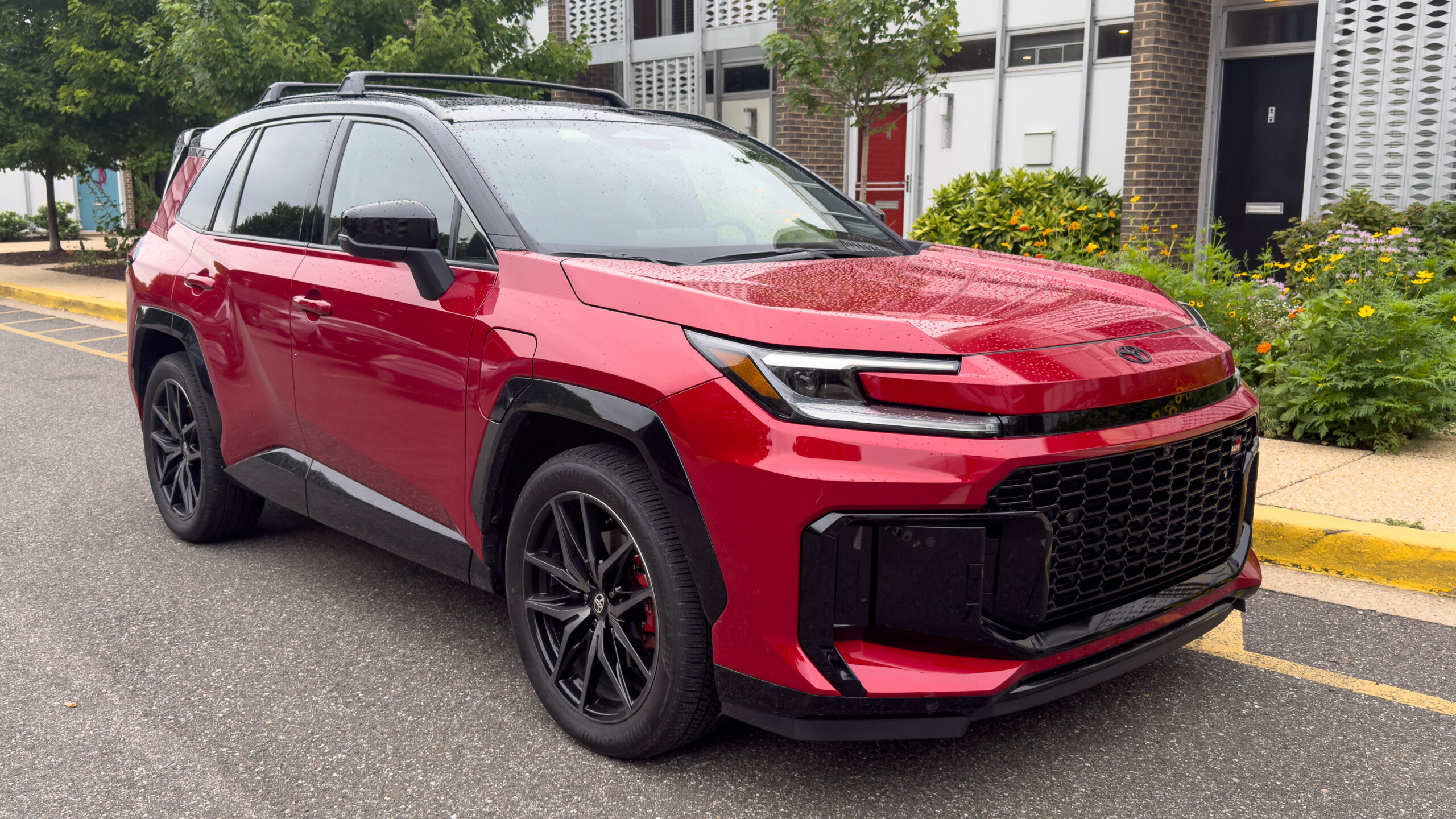 تويوتا RAV4 الهجينة الجديدة: قيادة كهربائية يومية