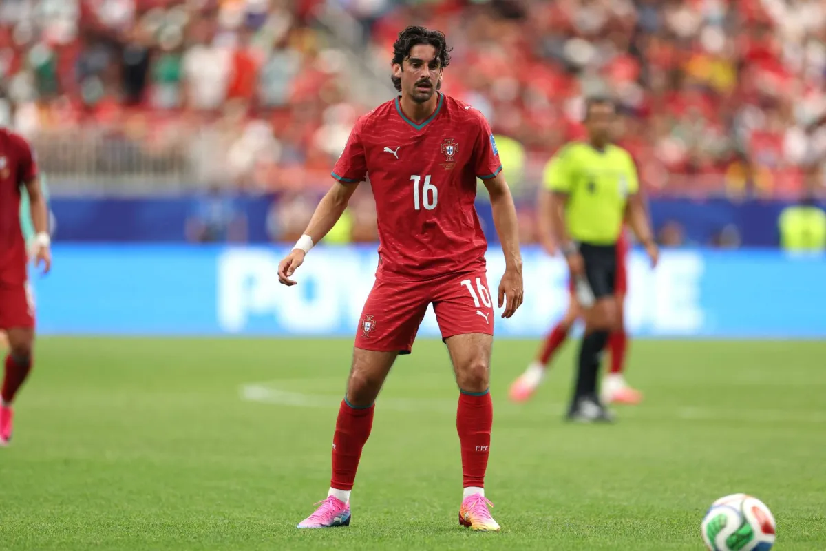 الأهلي السعودي يقترب من ضم ترينكاو بعد رحيل محرز