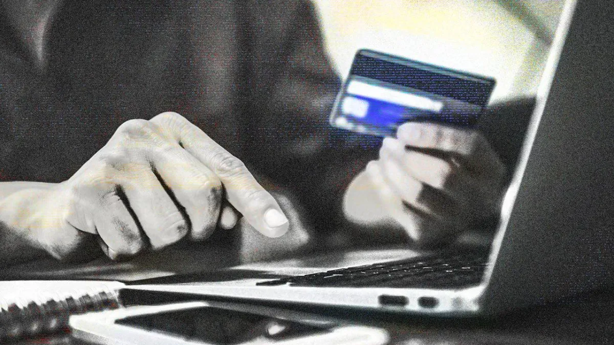 تطبيقات تسوق وهمية تمنح مدمني الشراء نشوة بلا ثمن