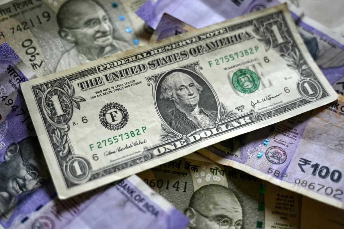 ارتفاع الدولار بعد الضربات الأميركية على إيران