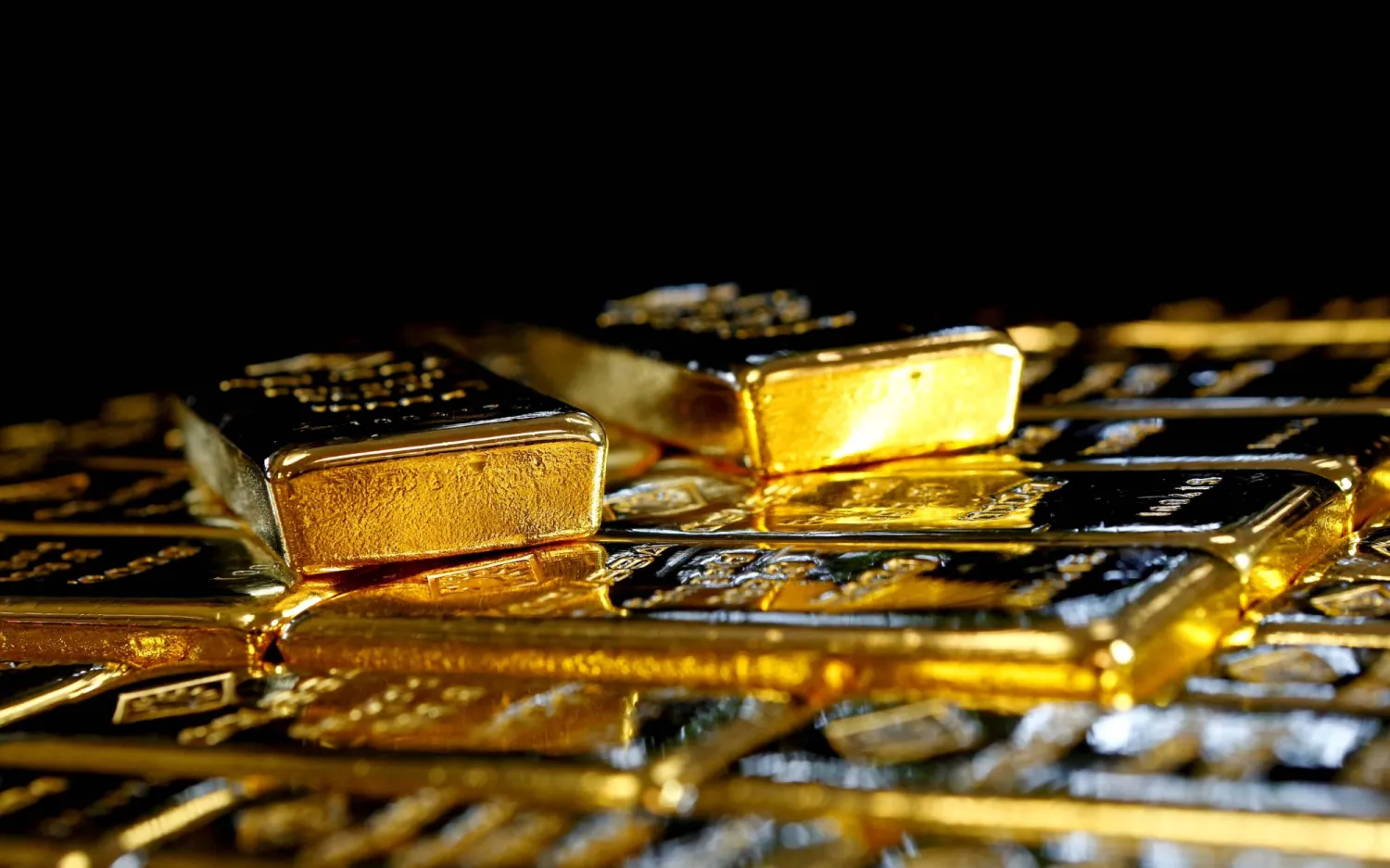 ارتفاع أسعار الذهب مع تراجع النفط والتوترات الأميركية الإيرانية