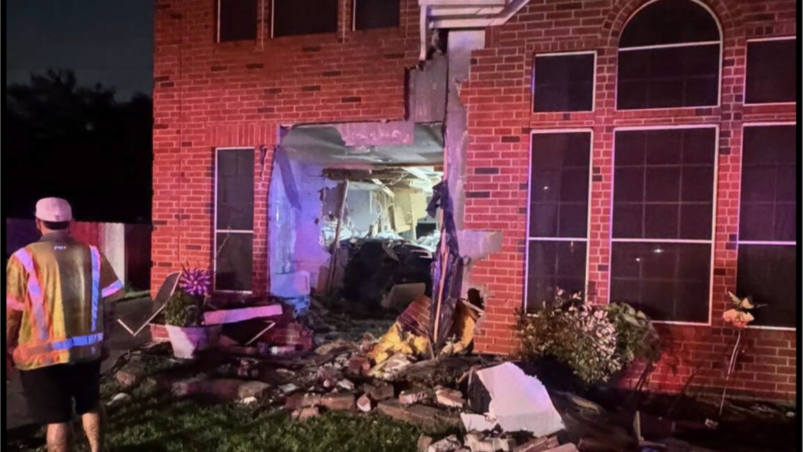 تسلا: نتائج تحقيقات NTSB تكشف تجاوز السائق لنظام القيادة الذاتية