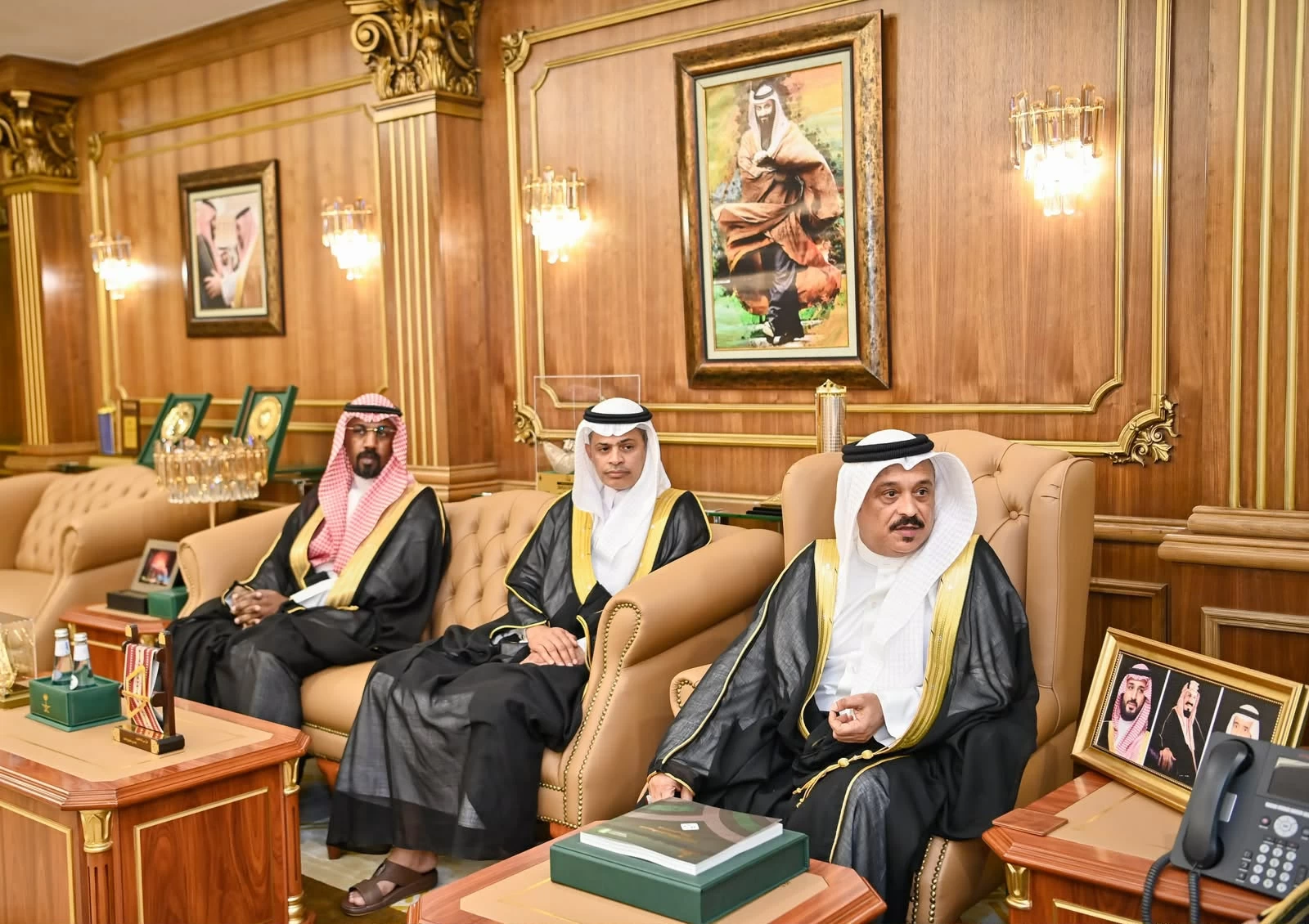 أمير جازان يستعرض التقرير السنوي لصندوق التنمية الزراعية