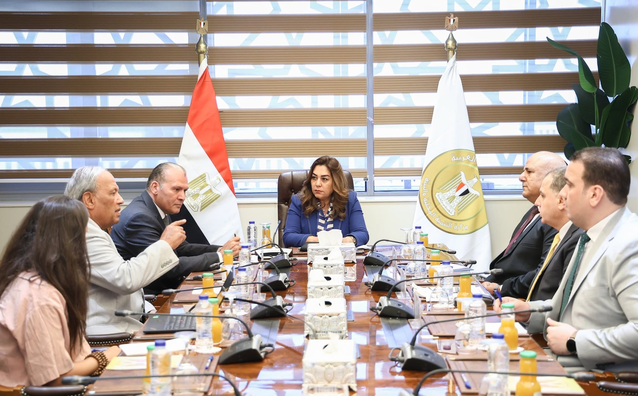 اجتماع وزيرة التنمية المحلية لتسريع المشروعات