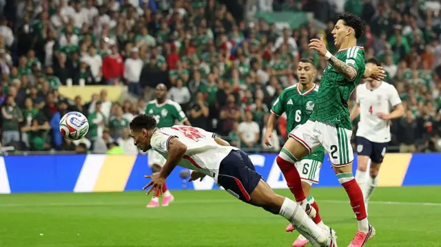 إنجلترا والمكسيك: مفاجآت كأس العالم 2023