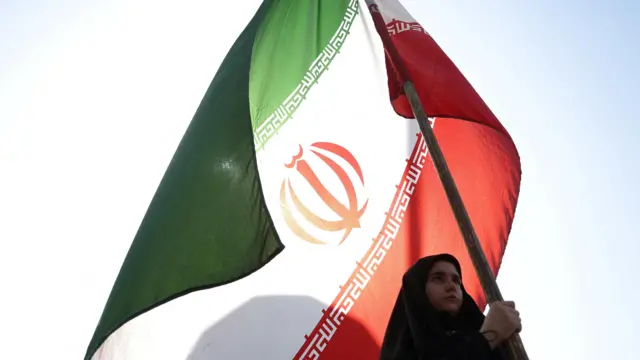 إيران والولايات المتحدة: اتفاق دبلوماسي في ظل الأزمات الاقتصادية