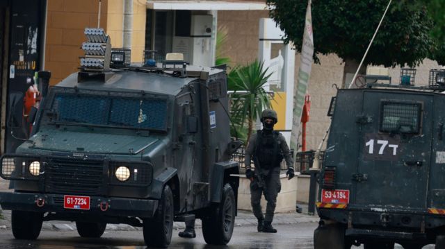 الجيش الإسرائيلي ينشئ نقطة دائمة في الضفة الغربية
