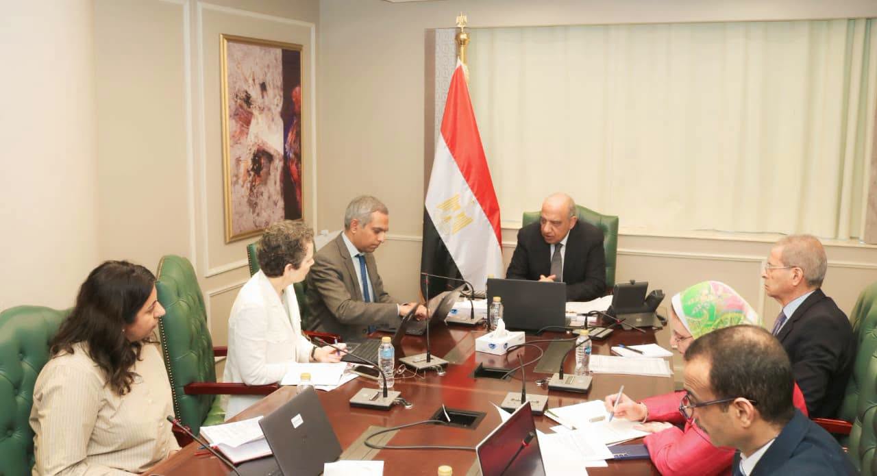 تعزيز الشراكة بين الكهرباء والبنك الدولي في الطاقة المتجددة