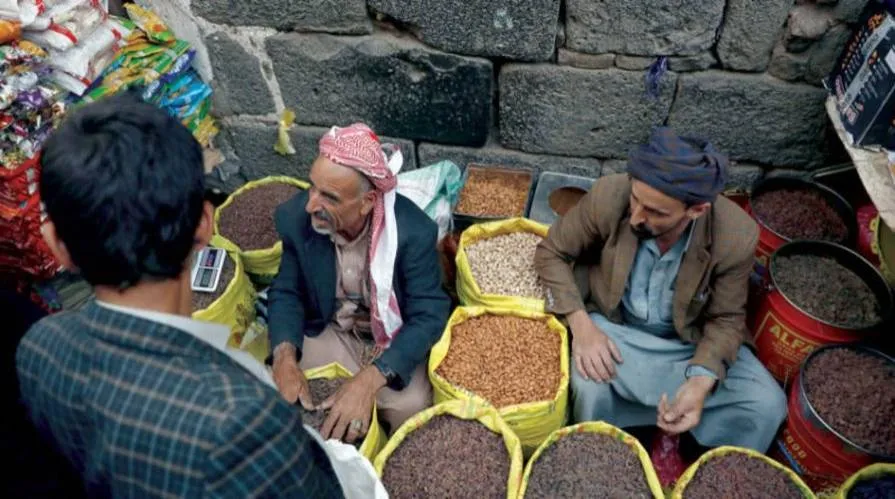 تهديدات الحوثيين للملاحة وغلاء الأسعار في اليمن