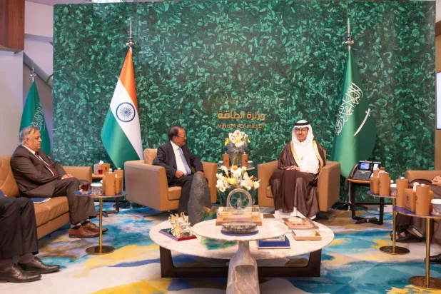 السعودية والهند تعززان التعاون في الطاقة
