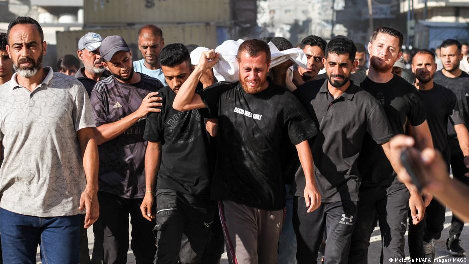 غارة إسرائيلية على غزة تودي بحياة ثمانية أشخاص